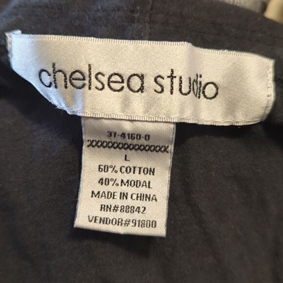 CHELSEA studio large 2 in 1 top attached short sleeve with black white v stripes - Picture 9 of 10